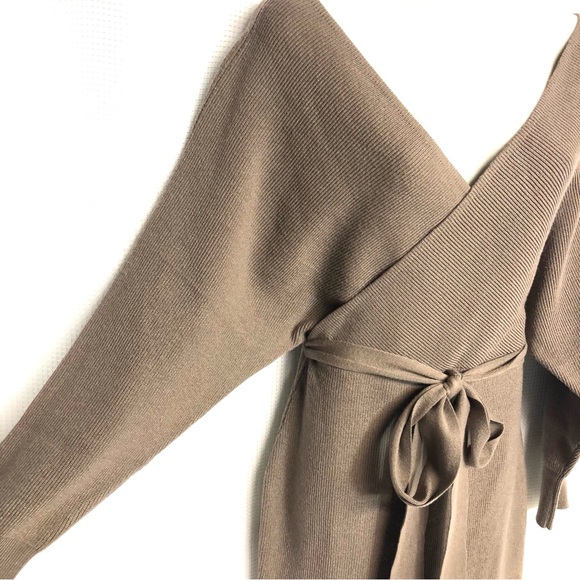 CHERFLY Khaki Brown V Neck Batwing Long Sleeve Backless Sweater Dress - Picture 4 of 9